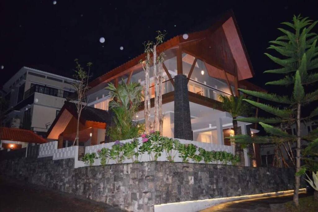 Villa Agro Kusuma Pinus R7 바투 외부 사진